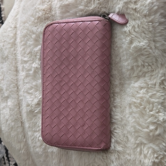 Bottega Venta Preloved wallet great condition inside & out, mauve. - Picture 2 of 14